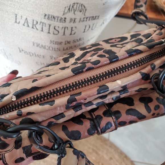 SOLD 🖤🤎 Steve Madden Crossbody - Picture 3 of 5